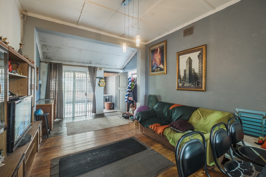 3 Bedroom Property for Sale in Vredehoek Western Cape